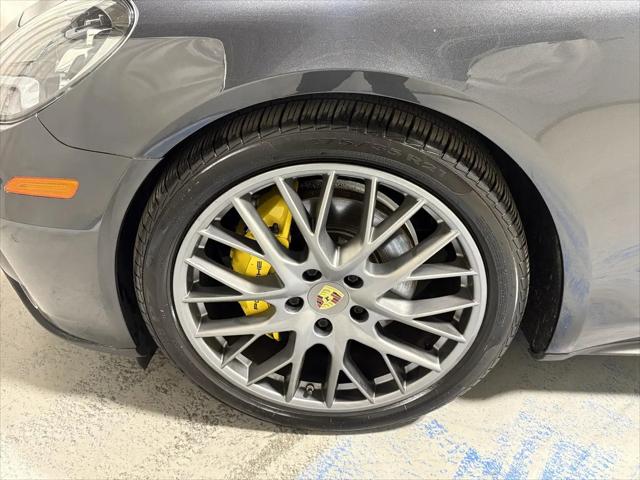 2018 Porsche Panamera 4