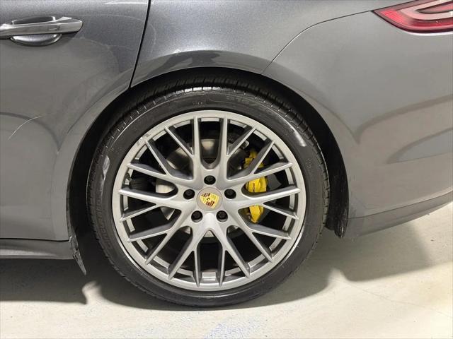 2018 Porsche Panamera 4