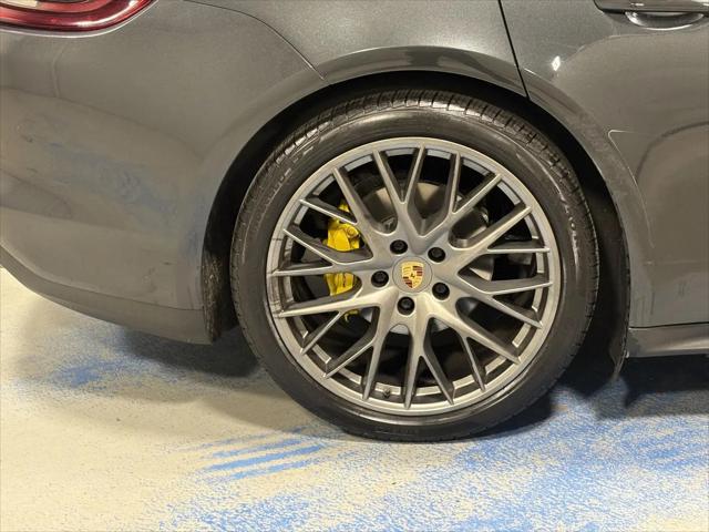 2018 Porsche Panamera 4