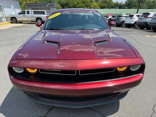 2017 Dodge Challenger SXT