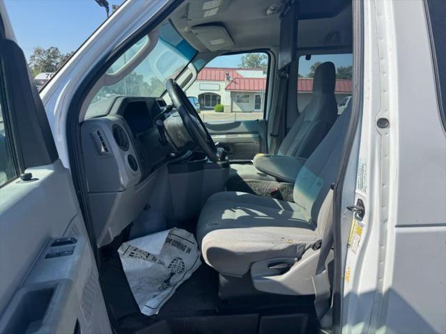 2010 Ford E-350 Super Duty XLT