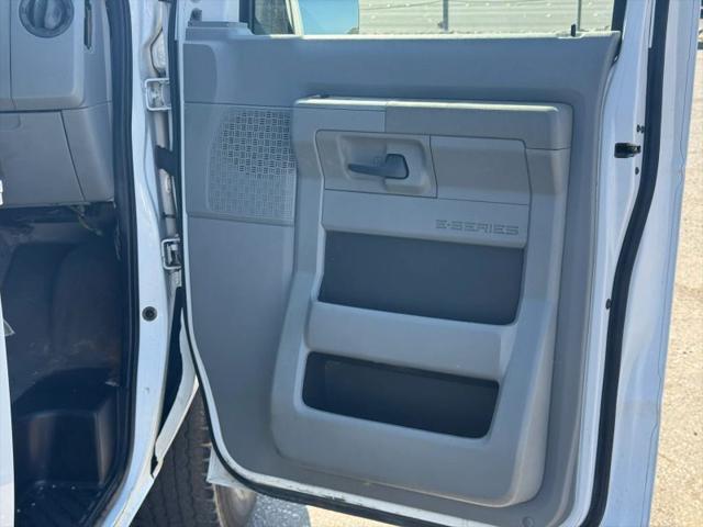 2010 Ford E-350 Super Duty XLT