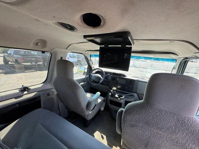 2010 Ford E-350 Super Duty XLT