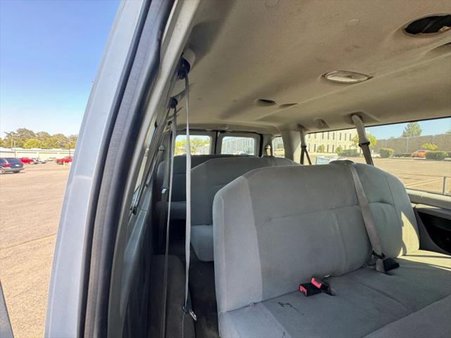 2010 Ford E-350 Super Duty XLT