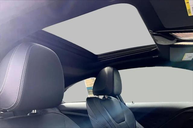 2025 BMW M240 i