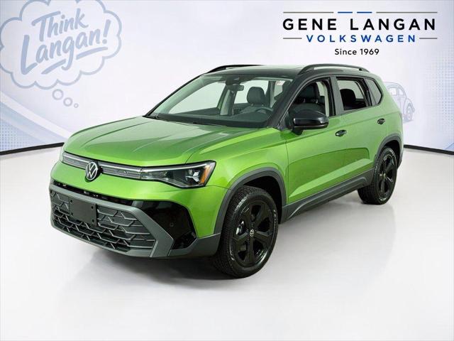 2027 Volkswagen Taos SE Black for sale in Glastonbury, CT