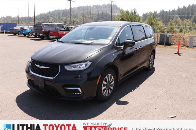 2023 Chrysler Pacifica Hybrid Touring L for sale in Springfield, OR