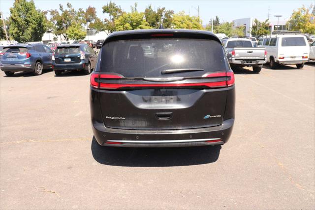 2023 Chrysler Pacifica Hybrid Touring L
