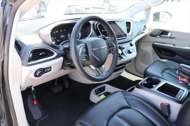 2023 Chrysler Pacifica Hybrid Touring L