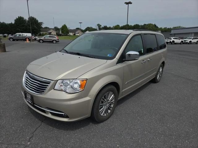 2013 Chrysler Town & Country Touring-L for sale in Harrisonburg, VA