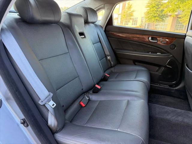 2014 Hyundai Equus Signature