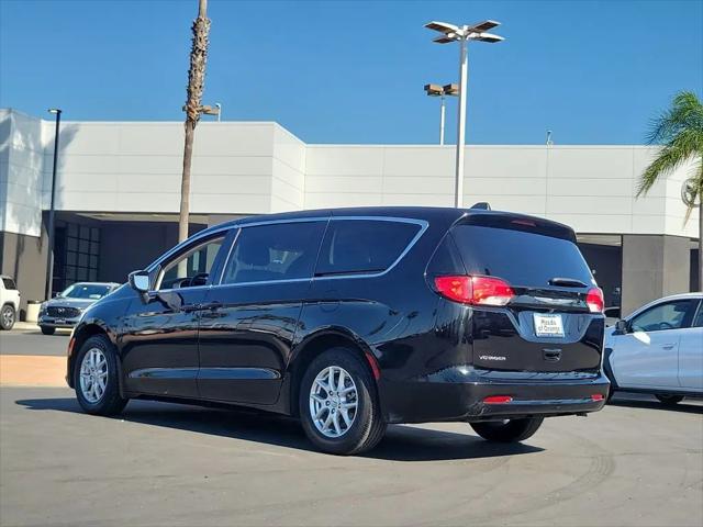 2024 Chrysler Voyager LX
