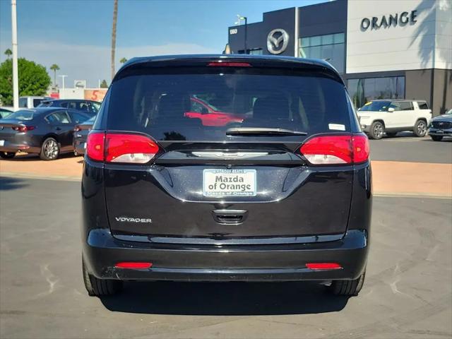 2024 Chrysler Voyager LX