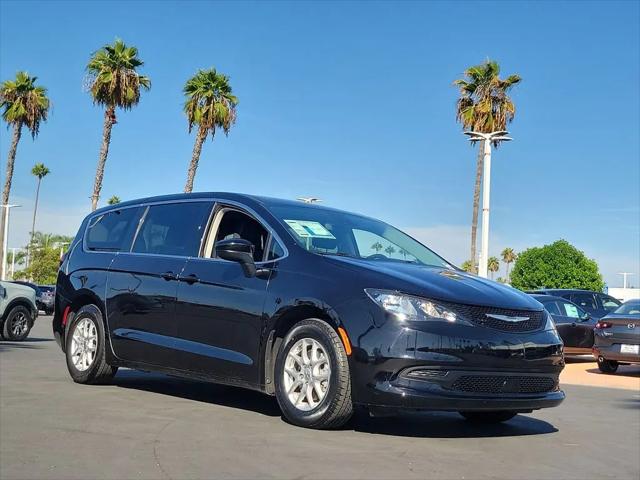 2024 Chrysler Voyager LX