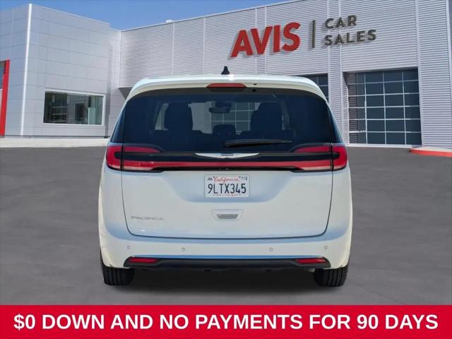 2024 Chrysler Pacifica Touring L