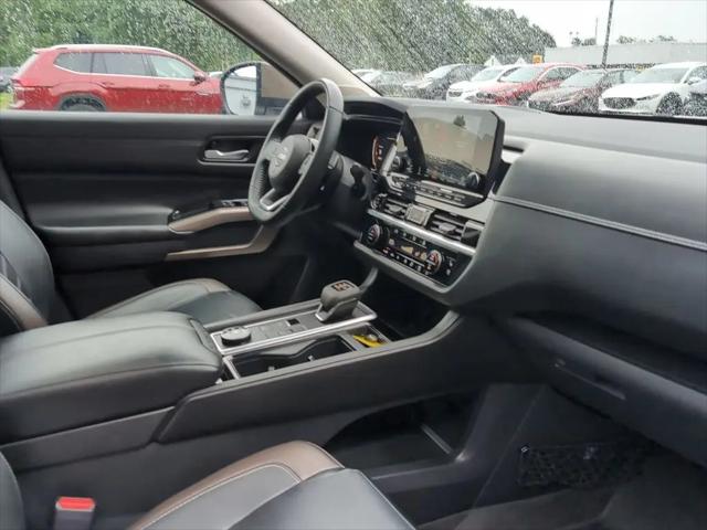 2023 Nissan Pathfinder Platinum 4WD