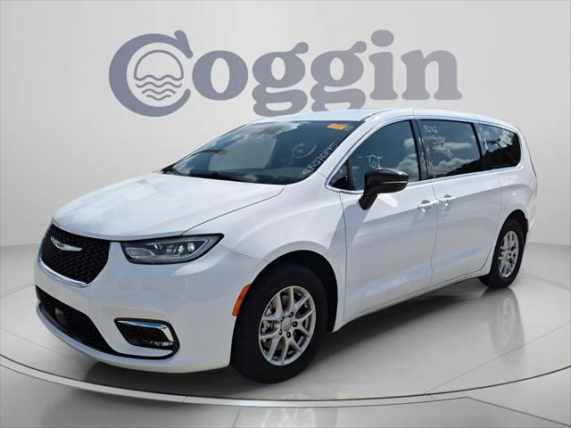 2025 Chrysler Pacifica Select for sale in Orlando, FL