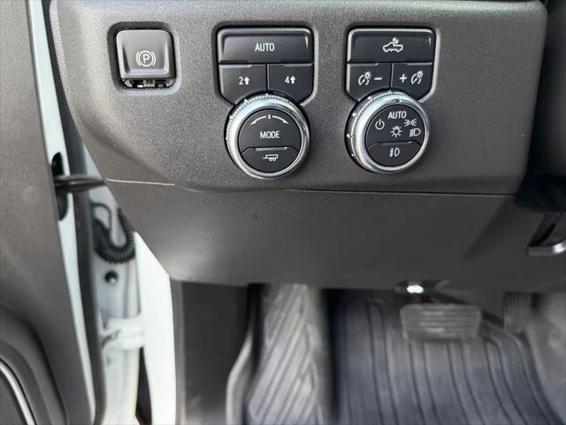 2023 GMC Sierra 1500 4WD Crew Cab Short Box Elevation with 3SB