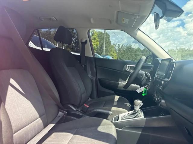 2022 Hyundai Venue SE