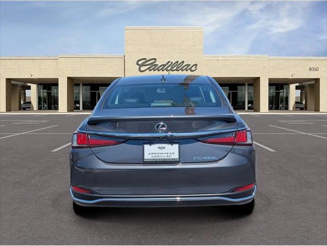 2025 Lexus ES 300h Luxury