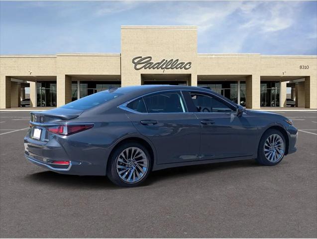 2025 Lexus ES 300h Luxury
