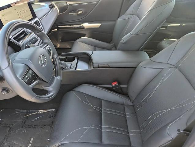 2025 Lexus ES 300h Luxury