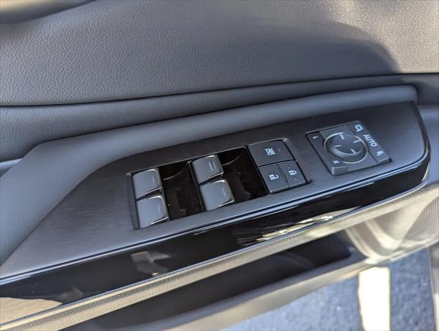 2025 Lexus ES 300h Luxury