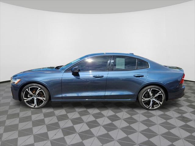 2024 Volvo S60 B5 Core Dark Theme
