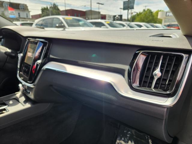 2024 Volvo S60 B5 Core Dark Theme