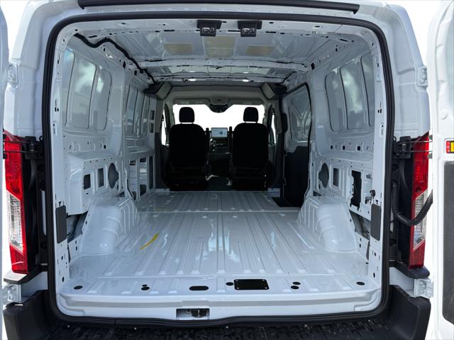2026 Ford Transit Cargo Van 2026 FORD TRANSIT-150 CARGO 3DR 130 WB RWD
