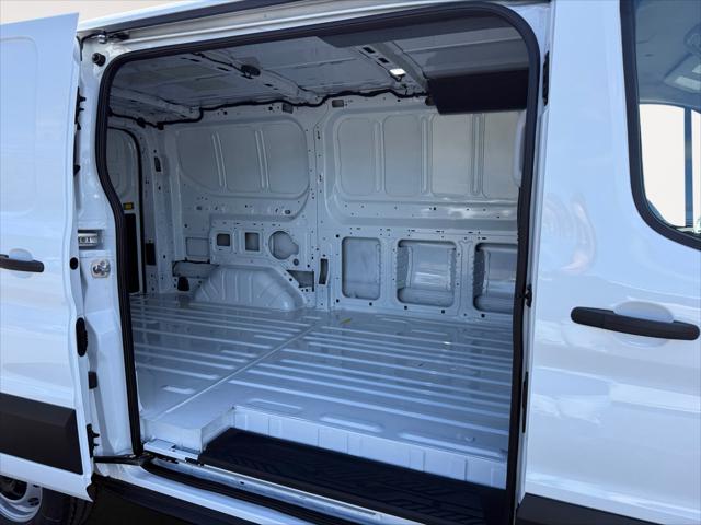 2026 Ford Transit Cargo Van 2026 FORD TRANSIT-150 CARGO 3DR 130 WB RWD