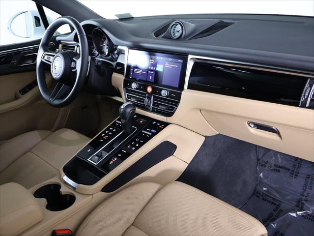 2026 Porsche Macan 4DR AWD