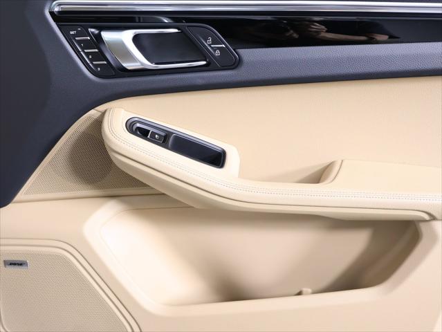 2026 Porsche Macan 4DR AWD