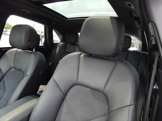 2021 Porsche Macan Macan