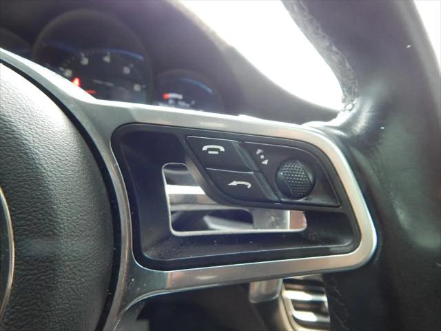 2021 Porsche Macan Macan