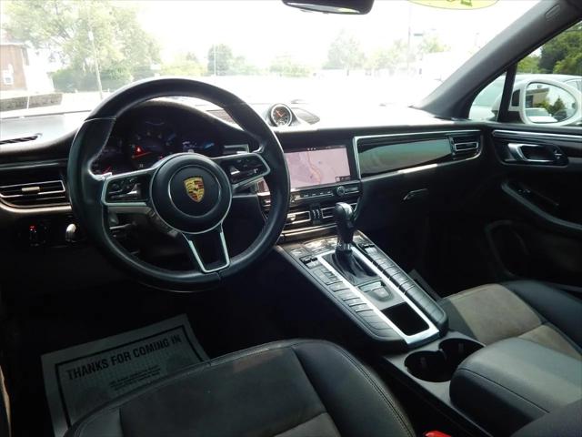 2021 Porsche Macan Macan