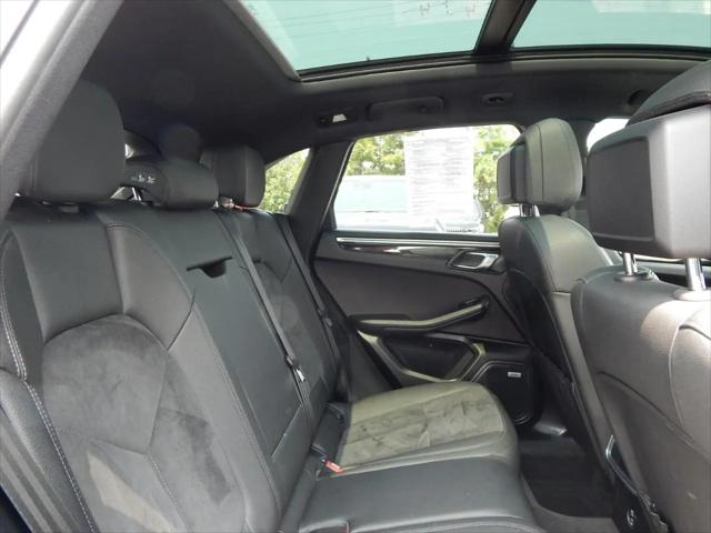 2021 Porsche Macan Macan