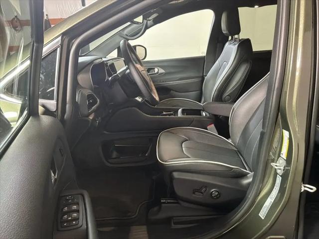 2027 Chrysler Pacifica Limited