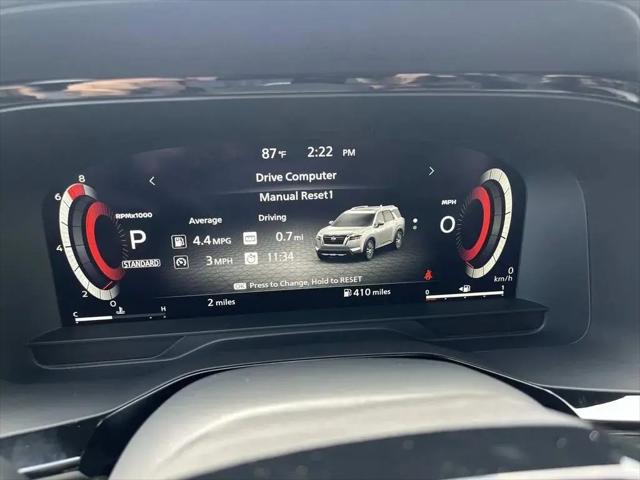 2026 Nissan Pathfinder SL