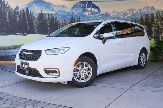 2023 Chrysler Pacifica Touring L for sale in Glendale, CA