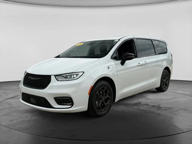 2024 Chrysler Pacifica Hybrid S Appearance Pkg
