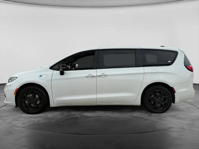 2024 Chrysler Pacifica Hybrid S Appearance Pkg