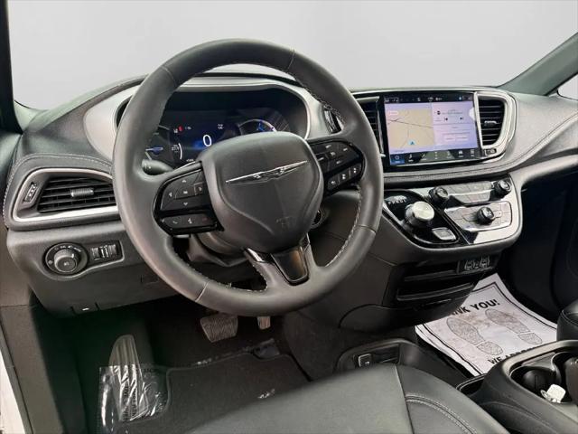 2024 Chrysler Pacifica Hybrid S Appearance Pkg