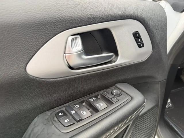 2024 Chrysler Pacifica Hybrid S Appearance Pkg