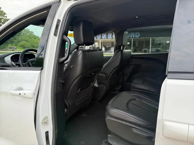 2024 Chrysler Pacifica Hybrid S Appearance Pkg