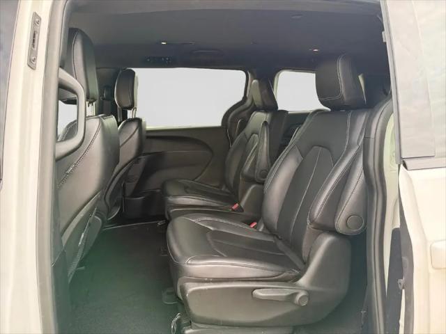 2024 Chrysler Pacifica Hybrid S Appearance Pkg