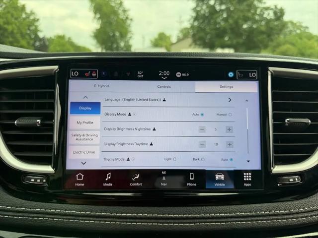 2024 Chrysler Pacifica Hybrid S Appearance Pkg