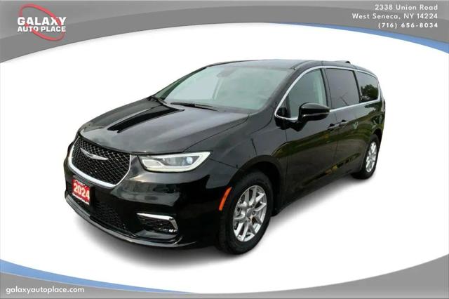 2024 Chrysler Pacifica Touring L for sale in West Seneca, NY