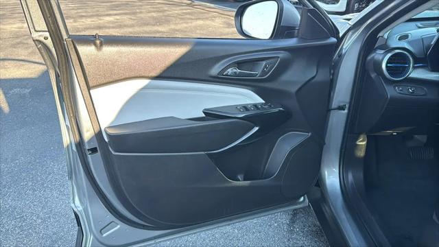 2025 Chevrolet Trax FWD LT