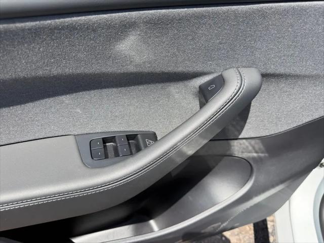 2026 Tesla Model Y Rear-Wheel Drive
